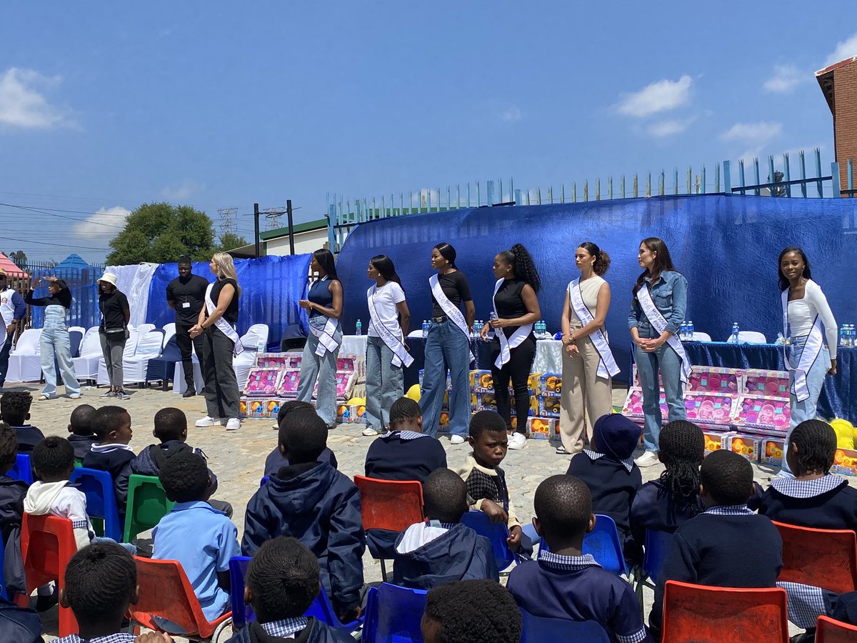 GivenReporter's tweet image. What a successful activation deep in Alexandra Township it was! It was a pleasure to meet the Miss SA 2025 finalists. 

Photographed by: me 😊

#MissSA2025