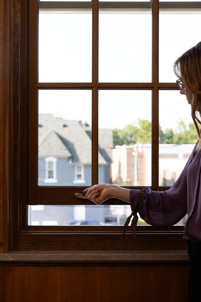 MountainWestWD's tweet image. The warmth of natural wood, and the ease of smooth design. Mountain West windows and doors bring both to every detail.

#MarvinWindows #BetterByDesign #InspiredLiving #LuxuryLiving #ModernHomeDesign #MountainWestWindowsAndDoors