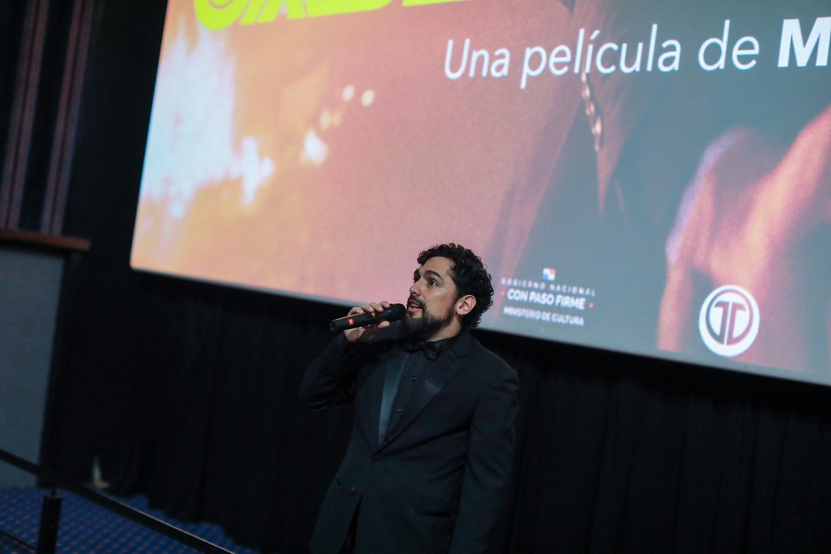 MiCulturaPma's tweet photo. El talento panameño se viste de gala.🇵🇦🎥

La película “Cabeza de Ratón”, realizada con el apoyo del Fondo Cine, brilló en su alfombra roja como muestra del talento, la creatividad y las historias que nacen en nuestra tierra. https://t.co/LTbQxw3Xzd