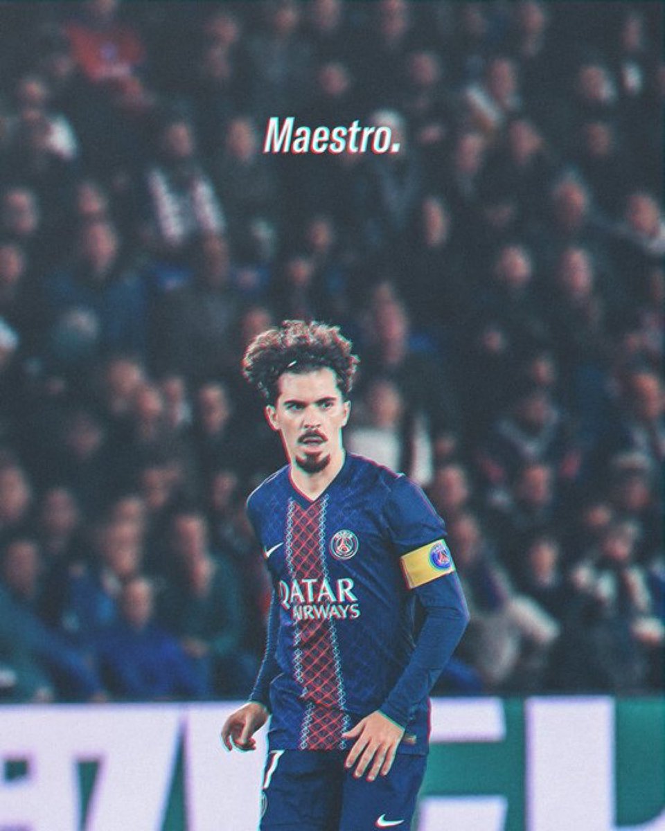 FootballPlug247's tweet image. Vitinha isn’t just playing the game — he’s redefining the midfield role. Precision, poise, power. When he’s at his best, PSG are dangerous everywhere. #Vitinha #MidfieldMaestro