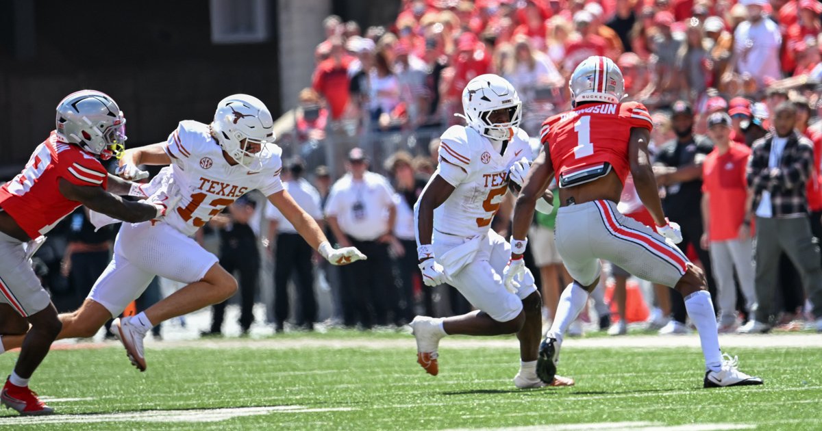 VIDEO: <a href="/druceleroy/">Drew Kelson</a> and <a href="/jettbush/">Jett Bush</a> look at tape from Florida vs. Miami to identify key areas and tendencies for Texas to track ahead of the Longhorns' trip to the Swamp

FREE video + summary:  on3.com/teams/texas-lo…