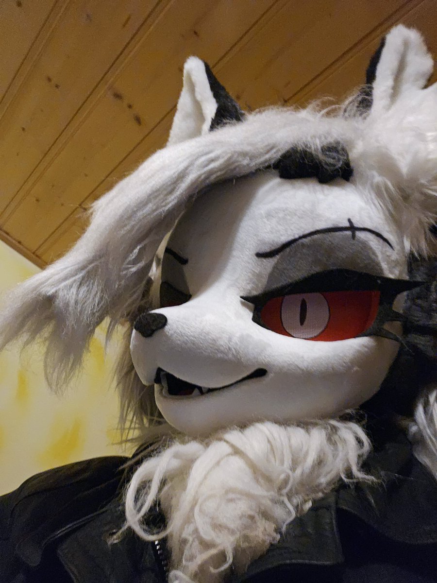 Hey there b*tch guess who's hijacking this account