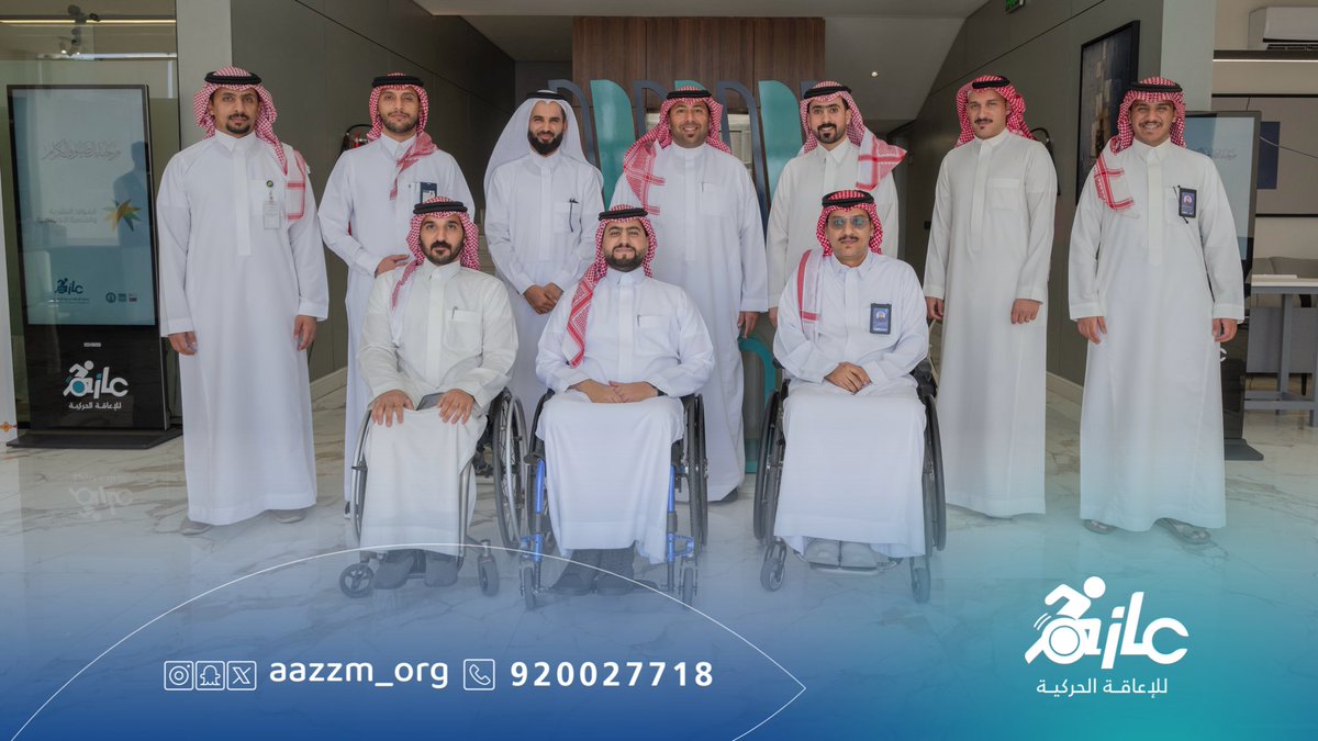 بمقر الجمعية مدير إدارة المستفيدين 
م. مهند القحطاني يقدم دورة:
التفاعل مع الأشخاص ذوي الإعاقة

لعدد ٥٤ متدرب ومتدربة بالتعاون
مع فـرع وزارة الموارد البشرية والتنمية 
الاجتماعية بعسير و مجتمع ثراء الشبابي 
التابع لهيئة تطوير منطقة عسير
'
#جمعية_عازم