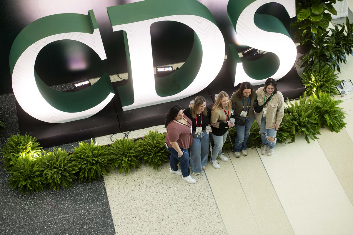 Early Bird registration is NOW OPEN for the 2026 #MidwinterMeeting! 🎊 Check your inbox – CDS members who are eligible for early bird registration have received an email to register.  📧 #chicagodentists #worldofdentistry #MWM26 #CDS26