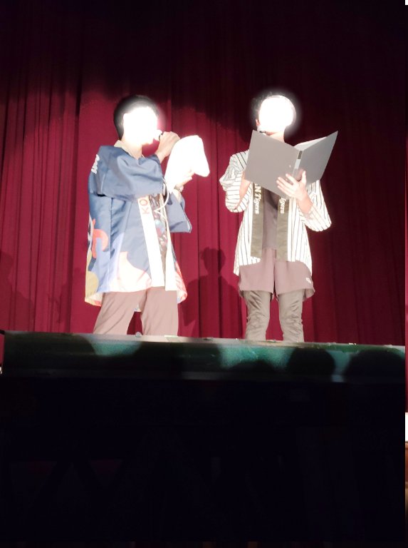 ash70bcc's tweet image. 【活動報告】
舞台発表の司会を、放送部の2人が担当しました〜！🎤🎶🎹

写真左：３年　オムライス
写真右：２年　FA戦士