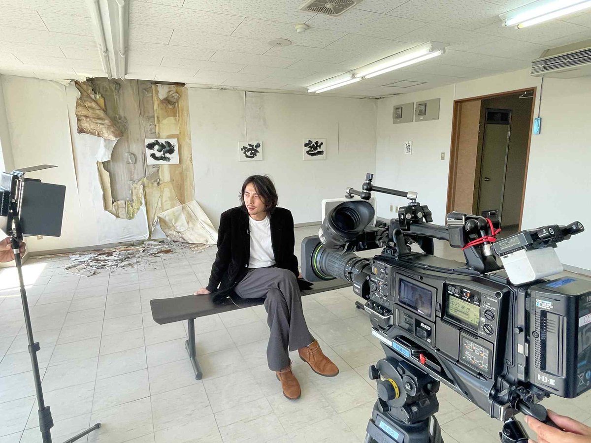 oh73ko73's tweet photo. 本日テレビで主人の美術館が紹介されます。10月2日（木）18:15〜「ふむふむ」HAB
屋上までアートが広がる5階建ての美術館。
金沢の空気と、地元アーティストの息吹を画面を通して届いたら嬉しいです。
アートも日常も、ぜんぶ楽しむ館長。新しい金沢の見え方、どうぞ見守っていただけたら幸いです。 https://t.co/YaHAd5nc6V