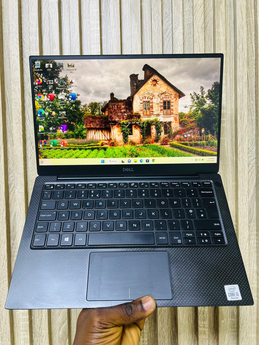 Muhammadkabeerr's tweet image. ➡️DELL XPS 13 9365 
➡️Corei 5 
➡️10th generation 
➡️256gb ssd
➡️8gb ram 
➡️Keyboard light 
➡️Fingerprint 🫆 recognition 
➡️UHD display screen 
➡️Type C port 
➡️HDMI port 
➡️Over 4hr battery 🔋 life 
➡️Original factory type C charger 🔌 
➡️Very sleek design 👌
 ☎️08165302268
🏷️370