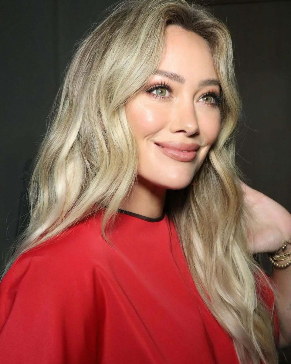 hilaryduffitaly's tweet image. 24/9/25 Hilary Duff a Milano @fendi ❤️#milanfashionweek #hilaryduff