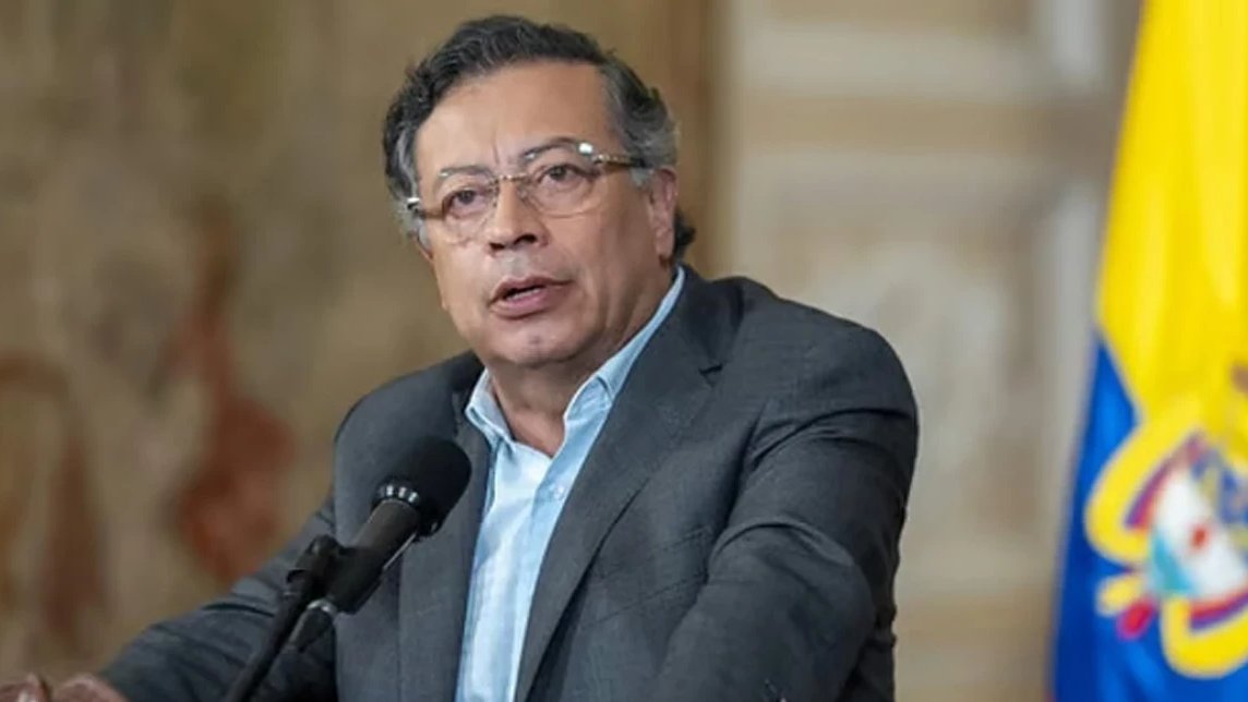 🔴 Kolombiya Devlet Başkanı Gustavo Pedro, Sumud Filosu'na saldırıya tepki olarak ülkedeki İsrailli diplomatların Kolombiya'yı terk etmesi talimatı verdi.