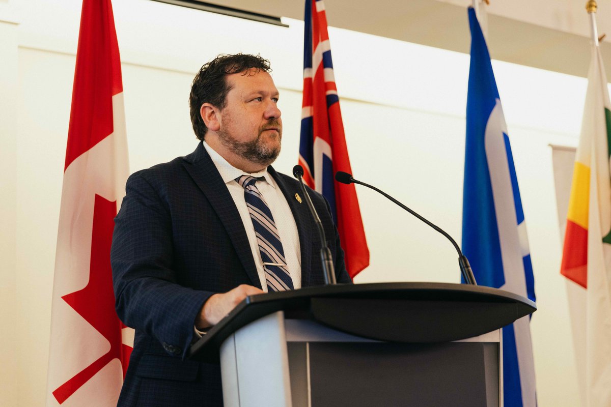 AMBMGroup's tweet image. To fully leverage our bilingual advantage. #MBilingualMuni #FrMB