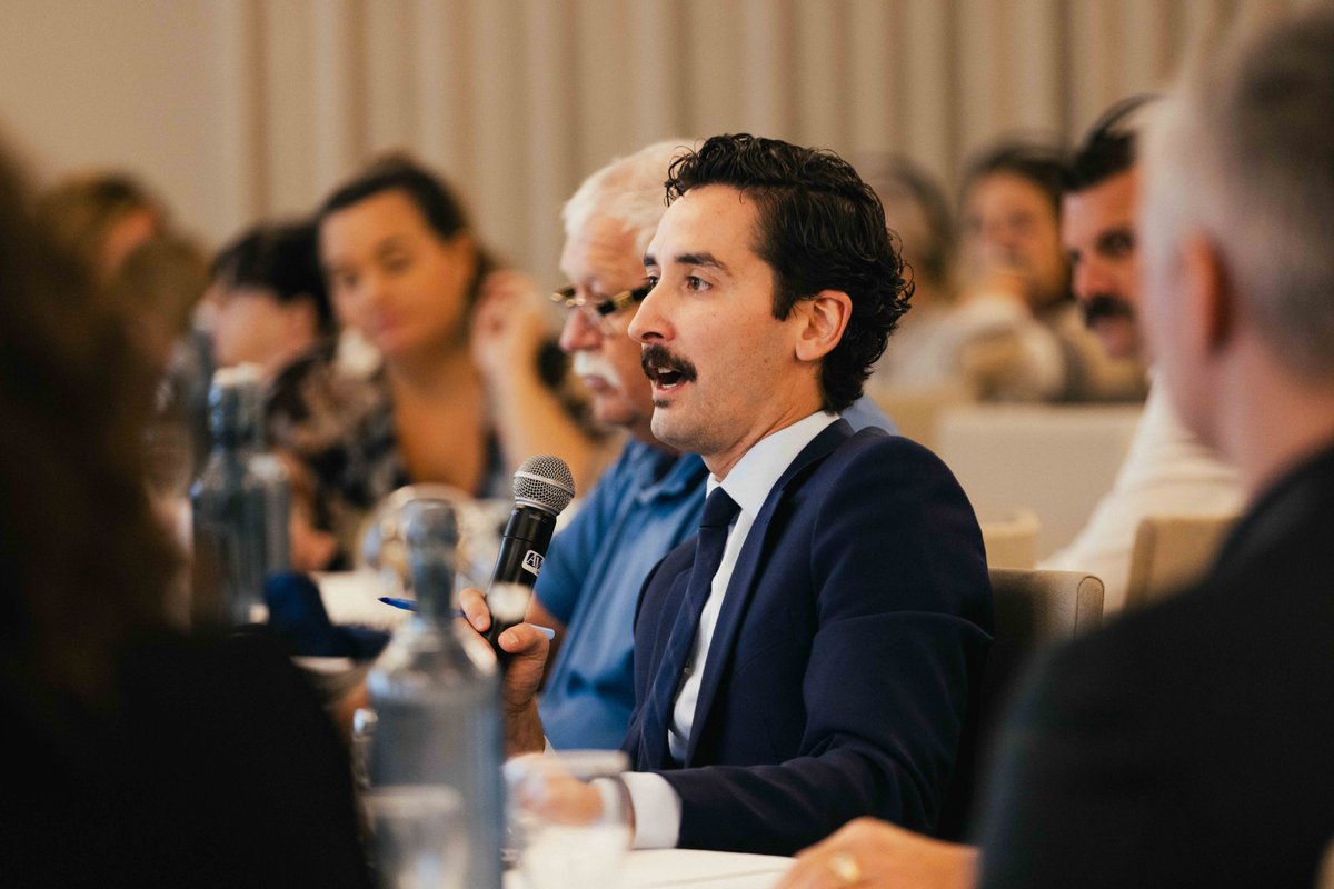 AMBMGroup's tweet image. To fully leverage our bilingual advantage. #MBilingualMuni #FrMB