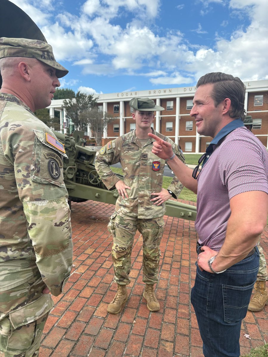 DavidClarkGA's tweet image. Had a great day at the University of North Georgia touring the campus and meeting with members of the Corps of Cadets. UNG produces some of the finest officers in the U.S. military, and President Dr. Michael Shannon is doing a phenomenal job leading the university!