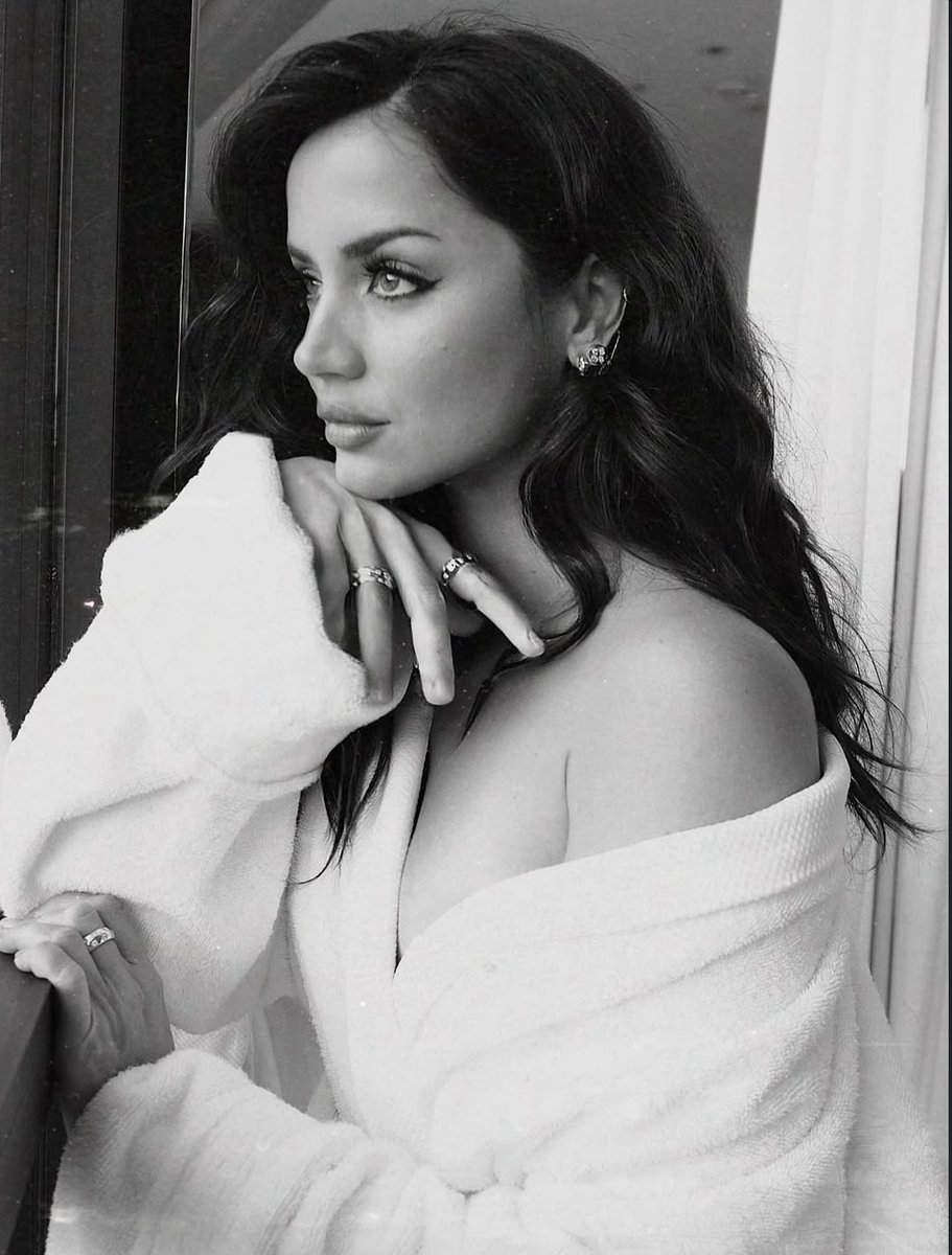 Ana de Armas photographed by Owen Gould 📸