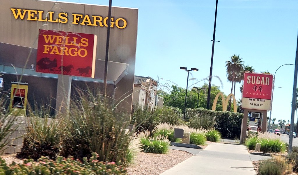 I came across this Covid era photo on my old phone.
That's a 'cabaret' sandwiched between a Wells Fargo and a McDonald's btw