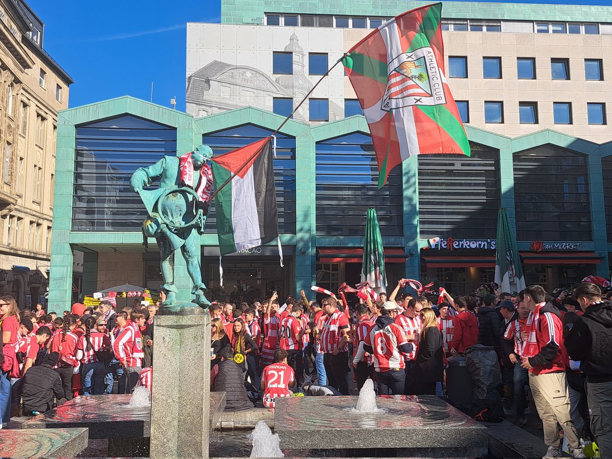 SjoerdVVV's tweet image. ¡Noche de Champions!

Europapokal in Dortmund.