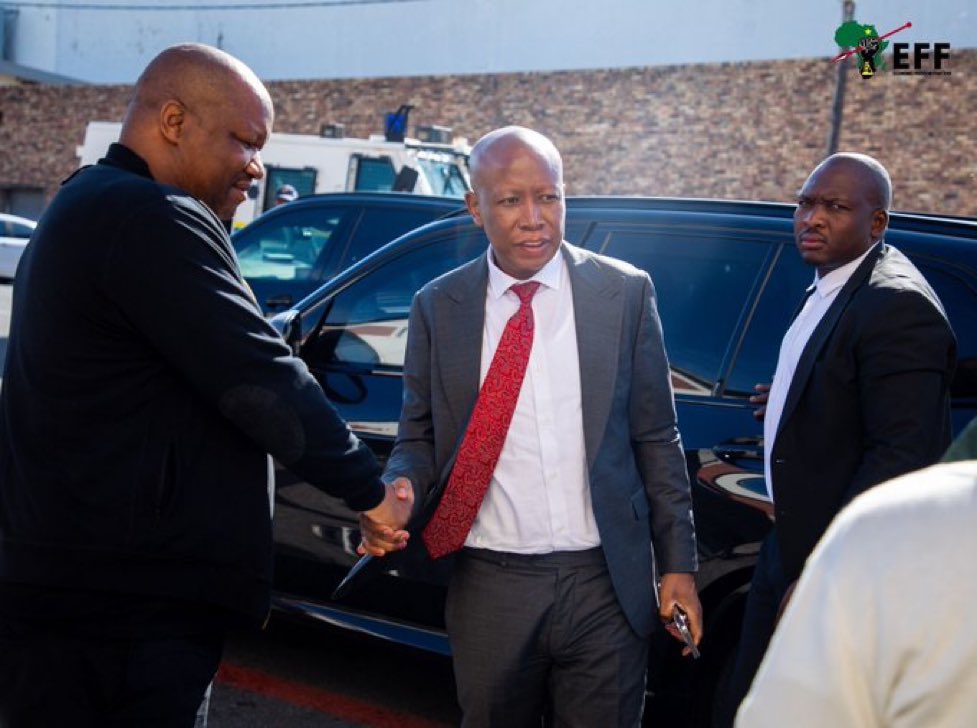 AndiswaMadikazi's tweet photo. The establishment doesn’t sleep. They know the ANC is losing power, and that leftist organizations are on the rise, which will eventually form a new GNU.

They know the leader of that GNU will be the CIC, and remember they’ve already said he will do exactly what he promised! https://t.co/MDOpK36nAj