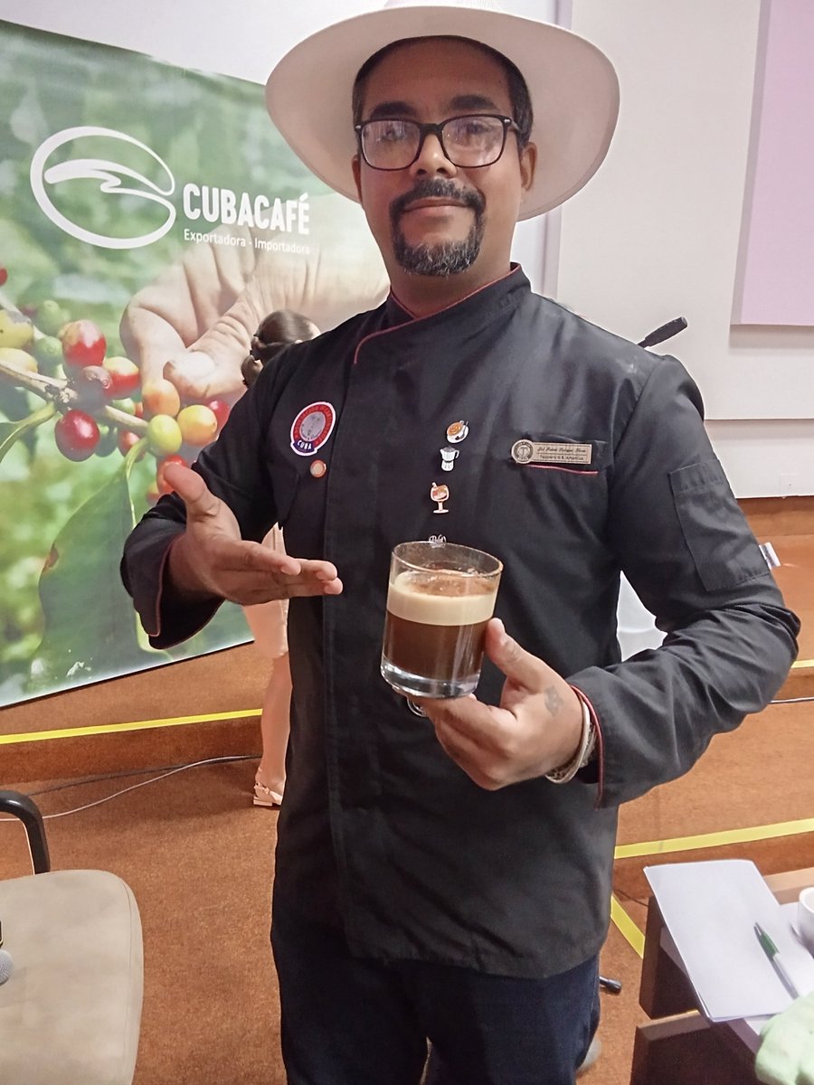 Una oportunidad para conocer diversas formas de consumir café, fue la elaboración de un trago ocasional empleando el café Isla Grande.
#CubacaféNoSeDetiene