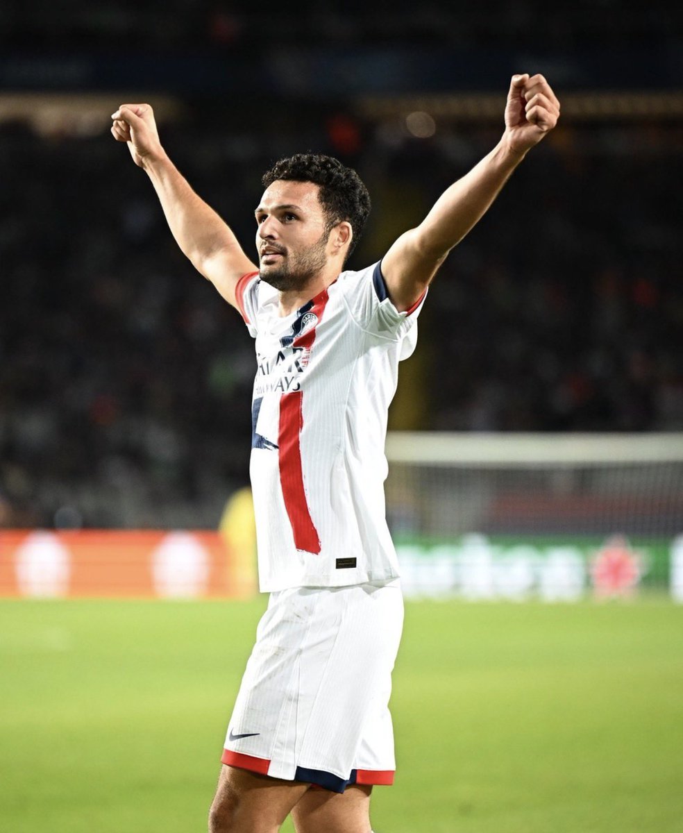 PSG_Report's tweet image. Gonçalo Ramos: “We’re the Champions of Europe, that’s all I can say you know. If you’re better, you have to show it on the pitch, not just talk off the pitch.” 🗣️🔥