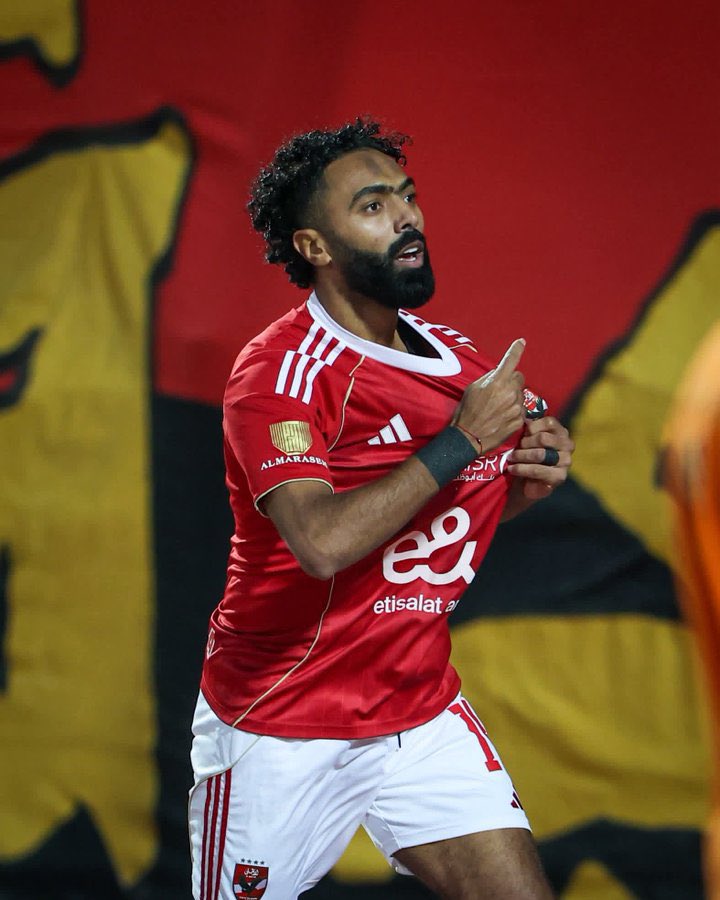 k22eg1's tweet photo. يا اهلاوية املوا التايم كله صور وفيديوهات حسين الشحات عشان من الواضح انها حراقه 😄❤️ https://t.co/Jyv3eGf1Pt