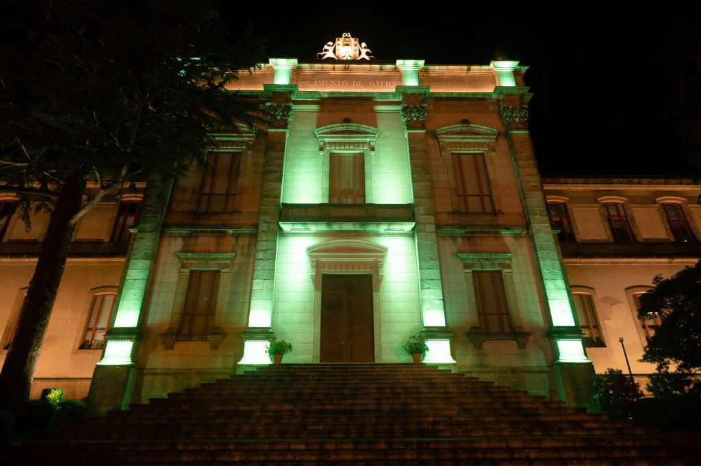 <a href="/ponsalsergas/">Área Sanitaria de Pontevedra e O Salnés</a> <a href="/ry_susana/">Susana Romero</a> <a href="/ConArtritis/">ConArtritis</a> <a href="/depo_es/">Deputación Pontevedra</a> <a href="/MabelAvendao1/">Mabel Avendaño</a> <a href="/josechenco/">Juan José</a> <a href="/ConcellodeBueu/">Concello de Bueu</a> <a href="/ConcelloNigran/">Concello de Nigrán</a> <a href="/ponteareas_gal/">Concello Ponteareas</a> <a href="/ConcelloBaiona/">ConcellodeBaiona</a> <a href="/PorrinoConcello/">Concello do Porriño</a> <a href="/Pontevedrate/">Concello de Pontevedra</a> <a href="/OurenseConcello/">Concello de Ourense</a> <a href="/DeputacionOU/">Deputación de Ourense</a> Volta a cambiar de provincia, agora en #SantiagoDeCompostela diante do <a href="/Par_Gal/">Parlamento Galicia</a> coa sua preciosa fachada iluminada de verde 💚
#OctAR25 #Luceporlaartritis25
#DiaNacionalArtritis <a href="/ConArtritis/">ConArtritis</a>