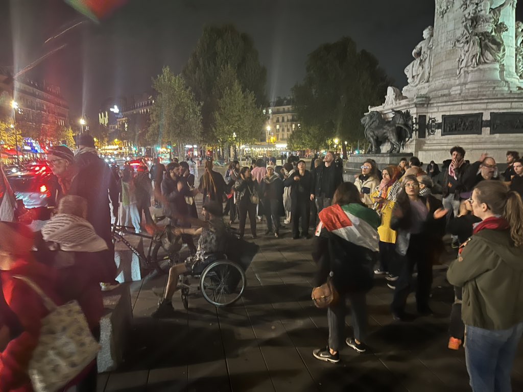 Des manifestations ont éclaté un peu partout en Europe ce soir pour dénoncer l'interception israélienne de la flottille #GlobalSumud. À Paris, Rome, Bruxelles, Berlin, Barcelone, Istanbul… les populations sont debout et dehors pour crier #FreePalestine #PrayForGaza