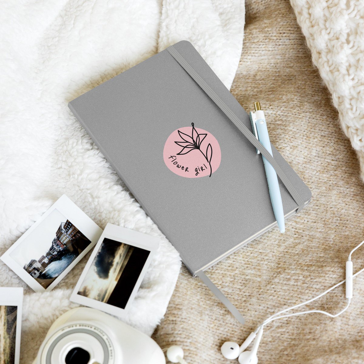 WBeez7's tweet photo. Flower Girl Hardcover Journal: Lined Cream Paper Notebook https://t.co/v5kPBg2OYb #Etsy #HandmadeGifts #EtsyShop #UniqueGifts #Christmasgifts #AutumnVibes #ProgressTracker https://t.co/U1elOY1gsb