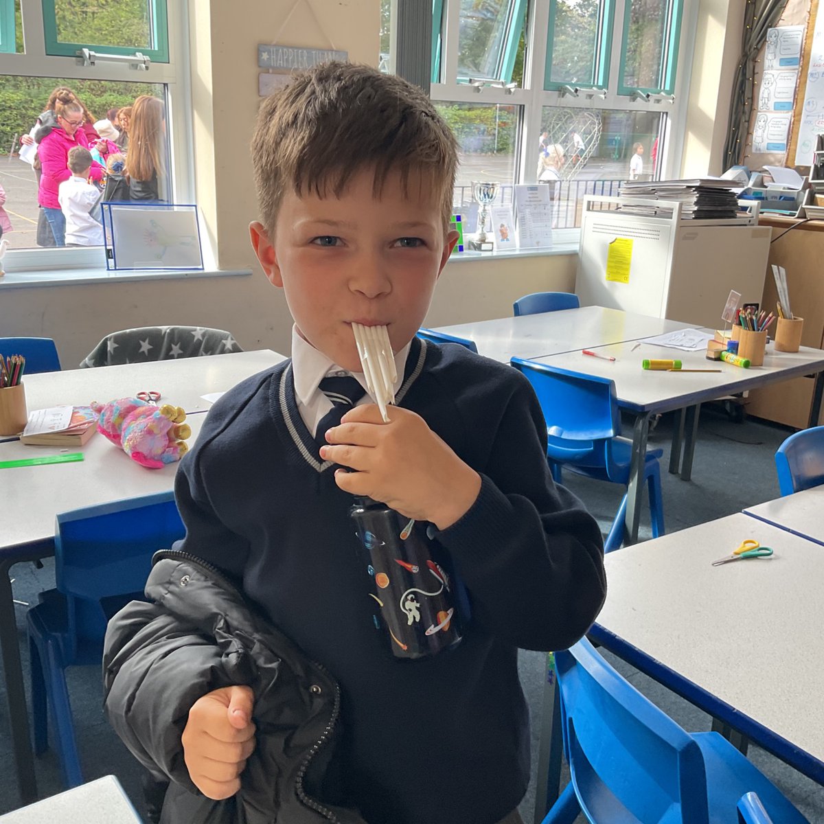 FPS_4_BStorms's tweet image. Making our pan pipes in science. Listening for high and low pitched notes. #fpsscience