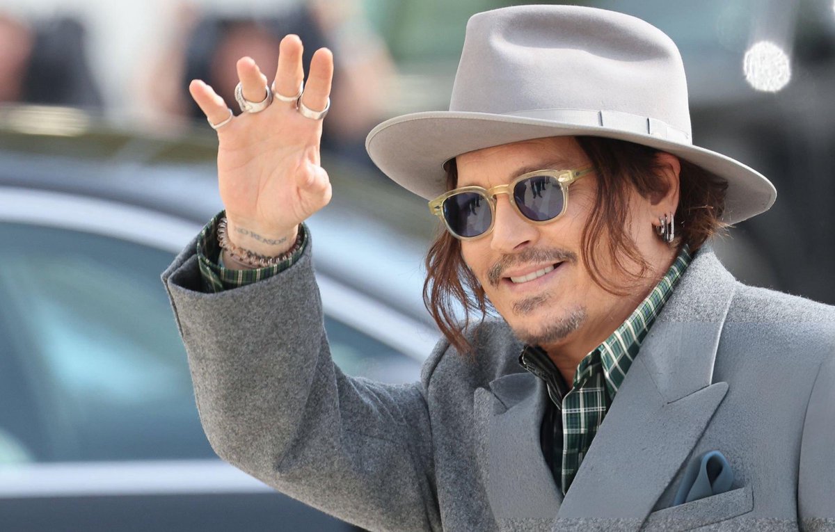 Johnny Depp Love on X: "Johnny at the Christian Dior Womenswear Spring/Summer 2026. Credits to owner. #JohnnyDepp #dior #deppheadforlife https://t.co/Hnh8chCgnQ" / X