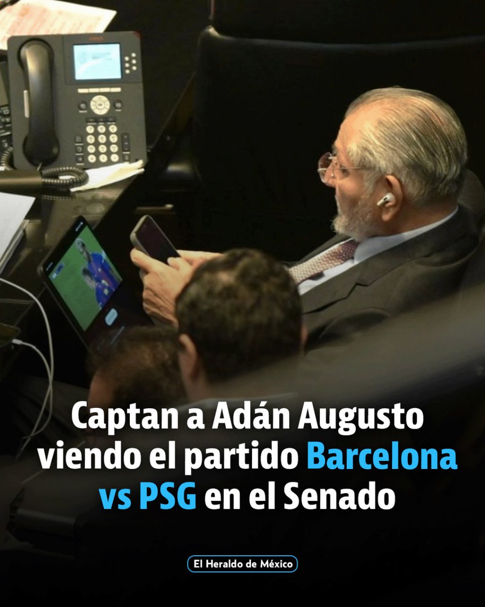 El legislador veía el partido mientras Édgar Amador Zamora, el titular de Hacienda, comparecía por su cargo en el pleno del Senado.

📸: Daniel Ojeda

tinyurl.com/yskazfxd