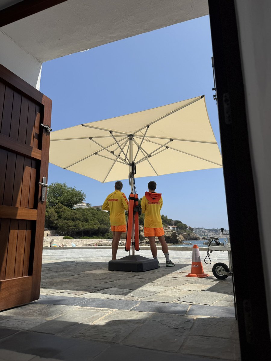 🏖️✅ Finaliza el Servicio Municipal de Guardavidas en #Benissa: V temporada en Cala Baladrar y IX en la Fustera.
Un verano más, velando por la seguridad con profesionalidad y cercanía. 🛟🌞
Gracias al equipo por su entrega y al @AjBenissa por la confianza 🙌
#Guardavidas #SVS2025