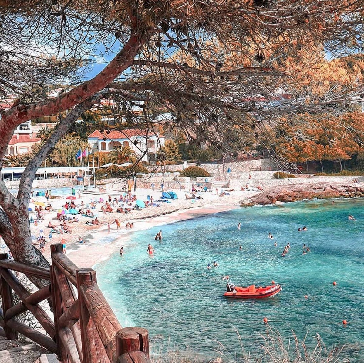 SVSspain's tweet photo. 🏖️✅ Finaliza el Servicio Municipal de Guardavidas en #Benissa: V temporada en Cala Baladrar y IX en la Fustera.
Un verano más, velando por la seguridad con profesionalidad y cercanía. 🛟🌞
Gracias al equipo por su entrega y al @AjBenissa por la confianza 🙌
#Guardavidas #SVS2025 https://t.co/VOJu1PuV5w