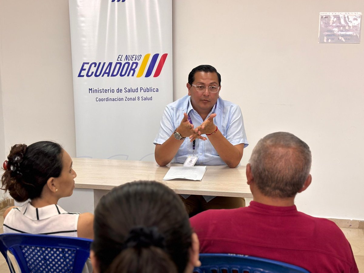 Salud_CZ8's tweet image. Nuestro coordinador zonal, @NSierraArteaga mantuvo reunión con los presidentes de los Comités Ciudadanos Locales de Salud para coordinar aspectos técnicos del II Congreso de CCLOS. Evento que tendrá el enfoque de promover hábitos saludables entre otros temas. 

#ElNuevoEcuador