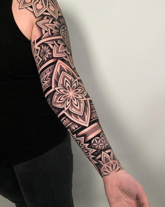 By @ mitchin.tattoos