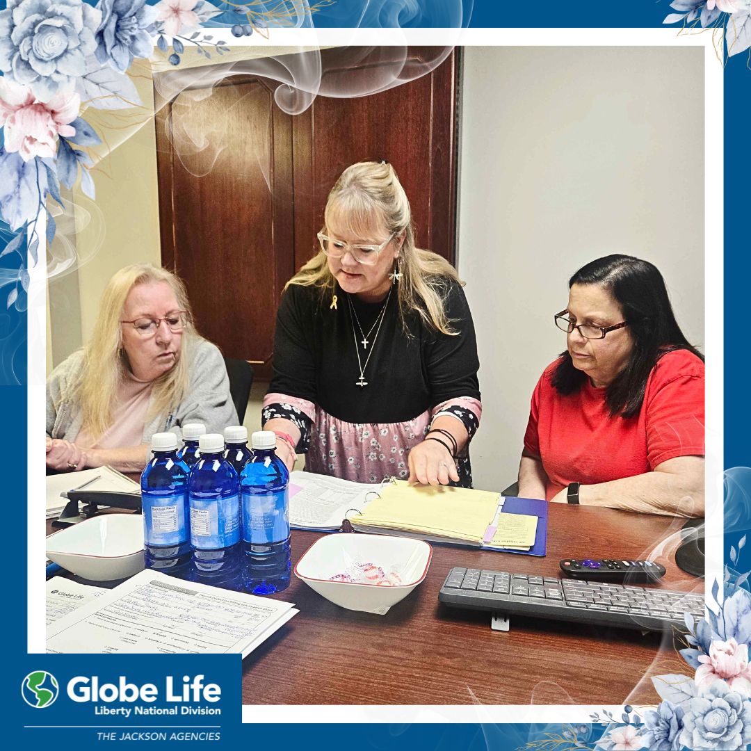 sjacksonlibnat's tweet image. A quick snap 📸 of Lisa hard at work! Lisa was giving a wonderful presentation to this business and was able to share with these ladies how we are able to help their employees in those unforeseen life events.
#WhyWeDoWhatWeDo ❤️
#GlobeLifestyle 😎
#GlobeLifeLN
#JacksonAgencies