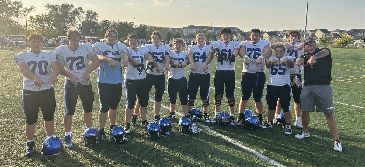 RealCoachBell65's tweet photo. Big win for the Ms @Tonka10Football moves to 6-0 with a 61-8 victory https://t.co/uOAHDhe0ep