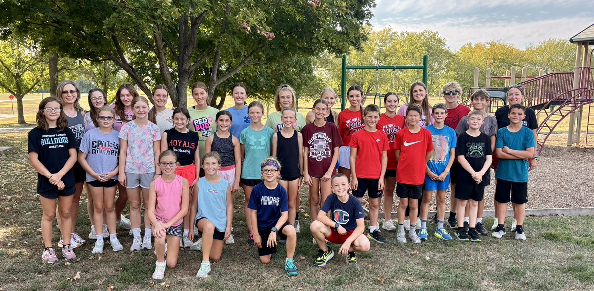 Games day practice with the RBES Royals XC today! 
<a href="/TheBUDAthletics/">Red Bud Athletics</a> 
We are so proud of these young athletes! 
<a href="/BrianCandler/">Brian Candler 🏃🏃🏻‍♀️</a>