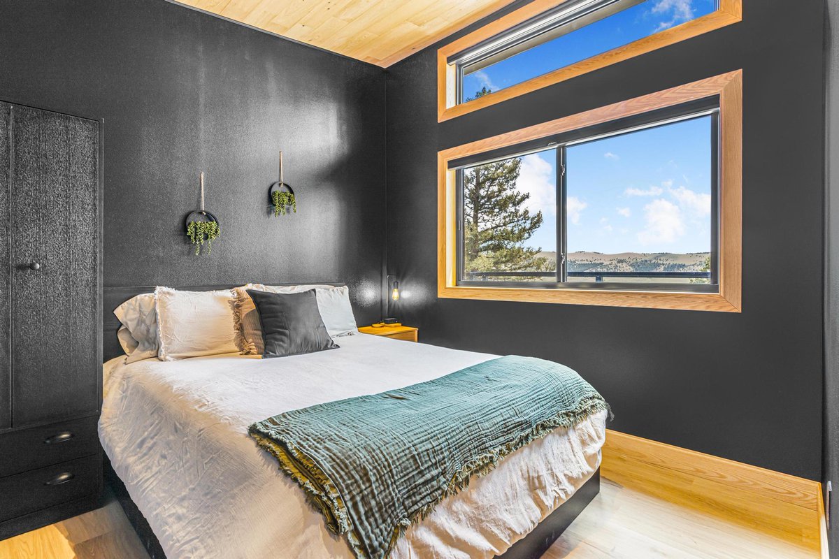 StudioShed's tweet image. This Summit680 ADU (20x34, 680 sq ft) was delivered as a shell only, so the owner could finish the interior themselves. It’s proof that our builds flex—whether you want turnkey or a blank canvas to make your own.

#SummitSeries #BackyardLiving #ADUDesign #StudioHome