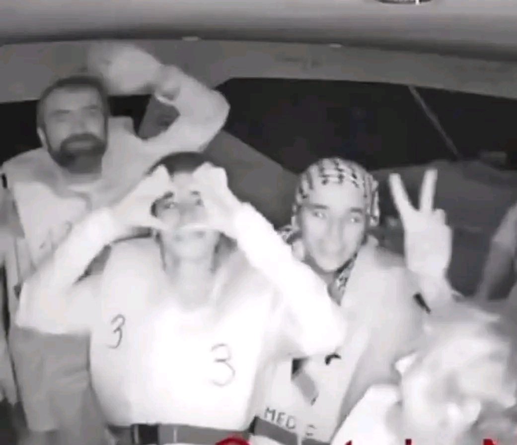 العرب صامتون نائمون..
والغرب يبحر الآن من أجل غــزة!
عارٌ أن يتحركوا هم.. وتبقوا أنتم في صمتكم!

#أسطول_الصمود 
#كسر_الحصار 
#غزة_الفاضحة