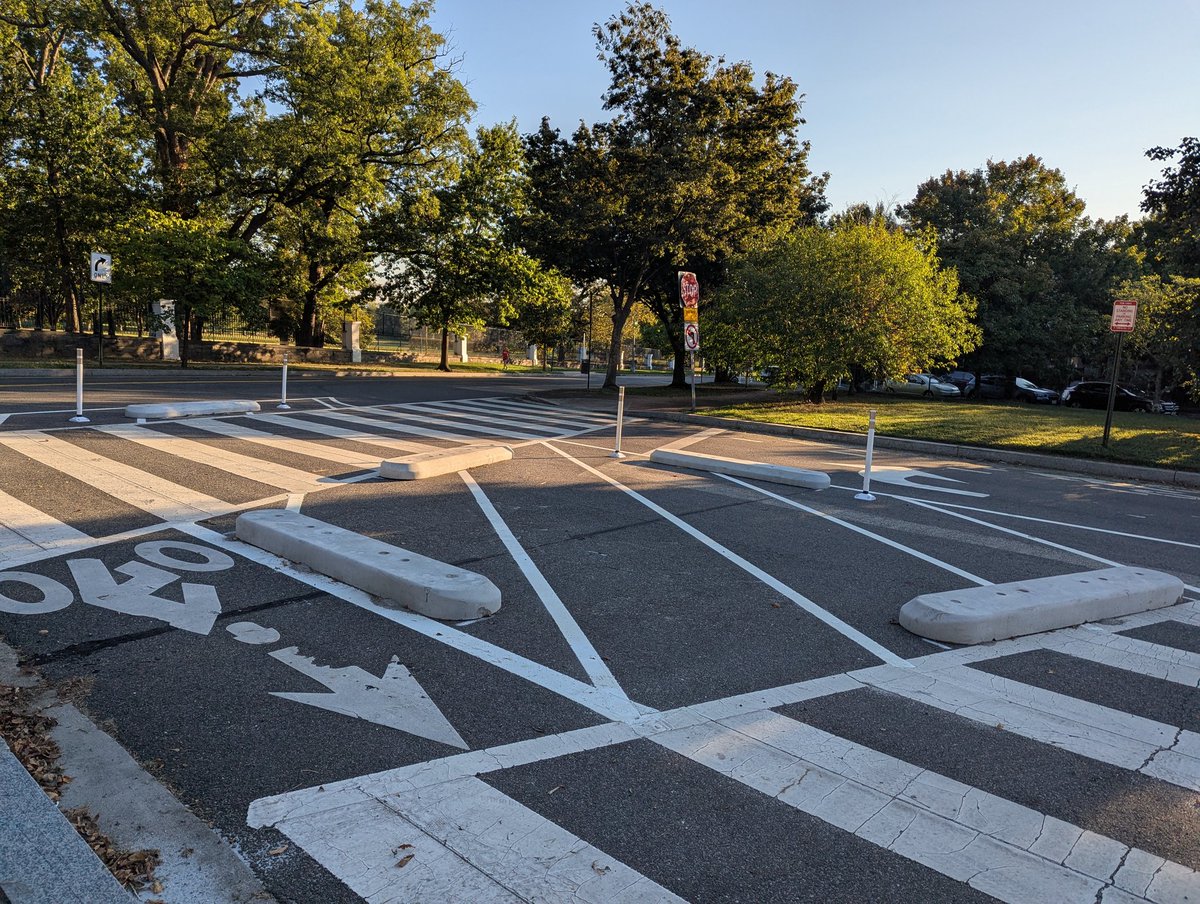 Part of the southbound stretch of Illinois between the pocket parks is closed to traffic. We should reclaim all of this part of the road and expand the green space.