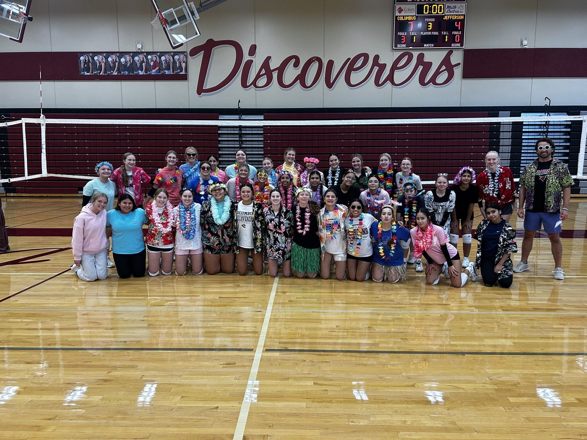 DiscovererVolleyball tweet media