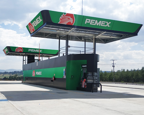 Durante el sexenio pasado, <a href="/Pemex/">Petróleos Mexicanos</a>  desperdició 8.7% de su producción de gas natural por emisiones de #metano. En vez de ser quemado, este gas podría ser aprovechado como fuente de #energía ⚡para diversos recintos. 
👉Más: bit.ly/4mJcb1C 
📸Pemex