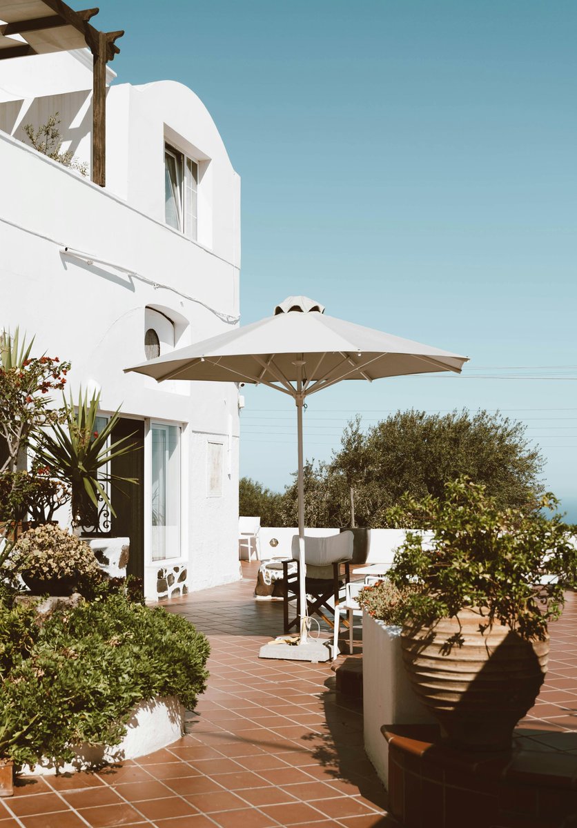 fuzzybeedecor1's tweet image. Ahhh.....this veranda speaks for itself! Cold drink anyone? 🐝🐝
fuzzybeedecor.com
#homedecor #decor #veranda #outdoordecor #accents #mystyle