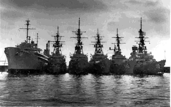 airplanelanefl's tweet image. Hey brother. Good evening. 
Great post. Just reading thru and age 💯%.
Also my  grandfather was a Chief Machinist Mate in WW2 in the Pacific on USS Yosemite and at Sasebo Japan. 
Great respect for the Seabees!!!!
#USN #Seabees #USNavy
#USMC #Veterans #Navy250
#SemperFi 
🇺🇸🇺🇸🇺🇸🇺🇸