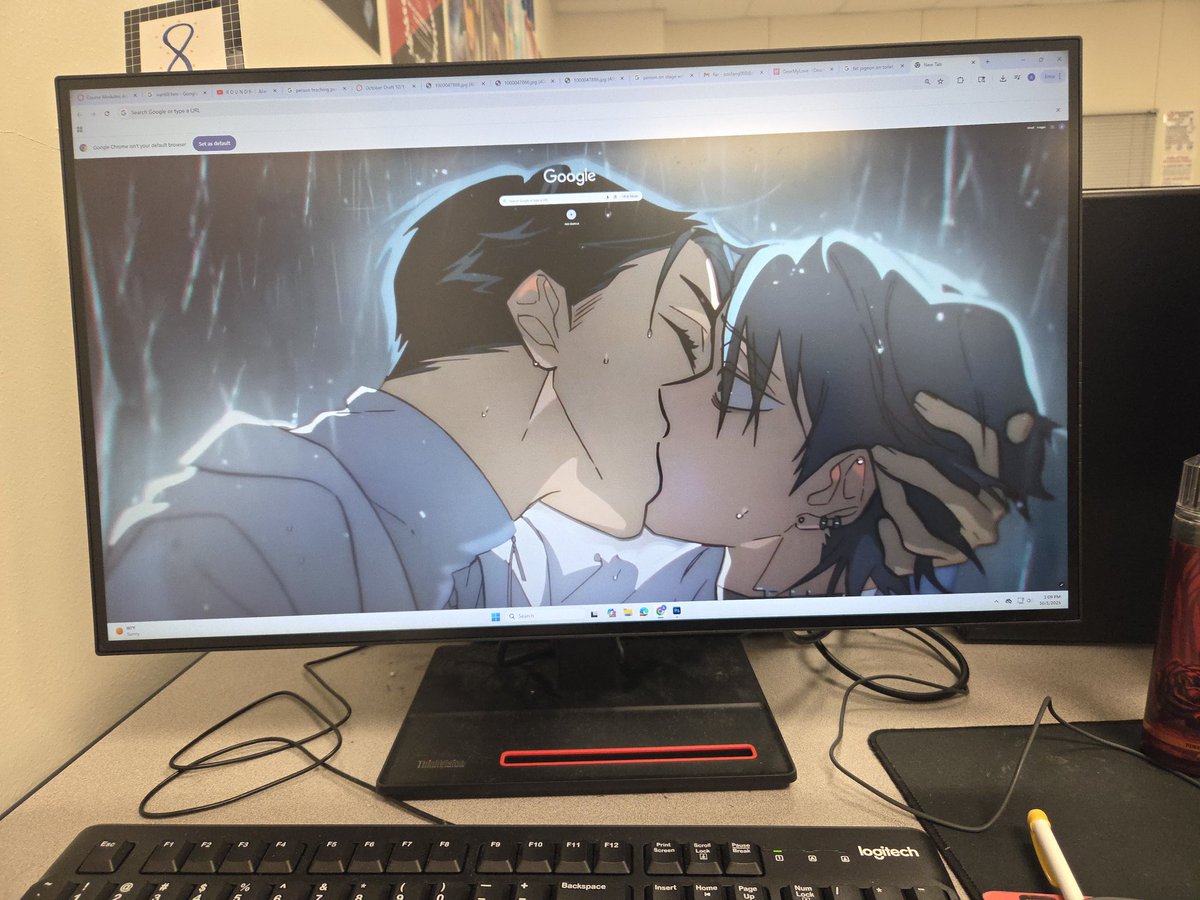 MY FRIEND TURNED MY SCHOOL WALLPAPER INTO IVANTILL AGGRESSIVELU MAKING OUT HJELPPPP