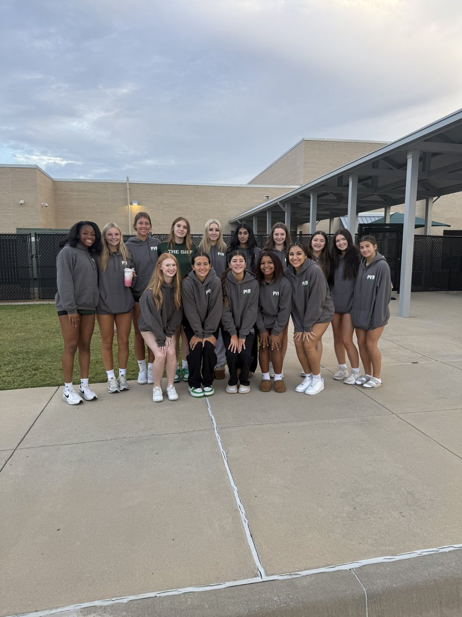 prospervb's tweet image. We had a great time yesterday morning in the Boyer Elementary car lines and greeting the kids!! 💚🤍🦅 #PVB #PHS