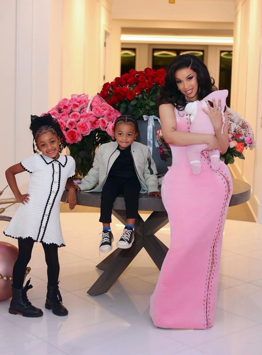 Female Rap Game tweet media