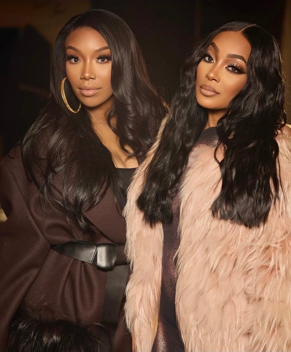 Face pretty, I know I could probably win a pageant, baby
They say I'm attractive, I be feeling like a magnet, baby 💅🏾 #TheBoyIsMineTour #MAGNET #AITD