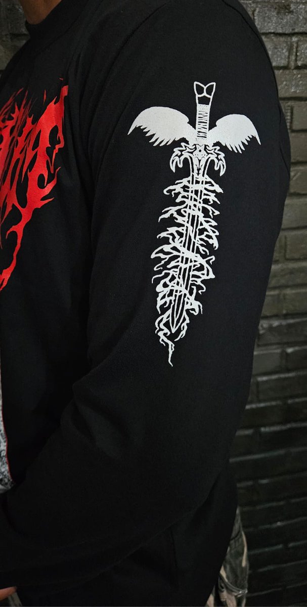 AOCR_ED's tweet photo. * Vultyrium (fi) "s/t" Long Sleeve Shirts!!!

* Available in Sizes: M to XL!
* 100% official merchandise!

* Place your order here:
aocreuropedivisionfr@laposte.net

* Shipping from Hazebrouck, France.

#vultyrium #finnishblackmetal #blackmetal 
#angelofcemeteryrecords #aocred https://t.co/09K1yjAfsU