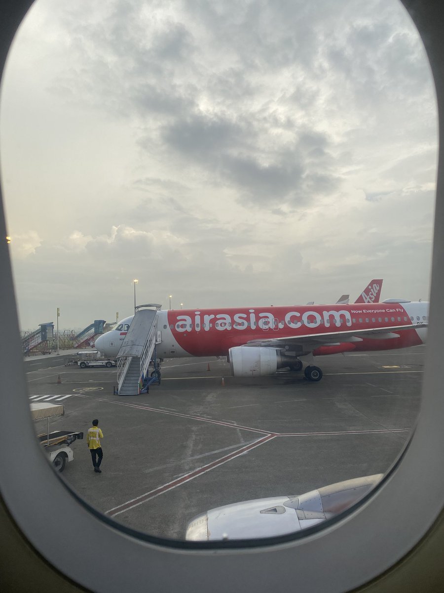 gak uhuy kalo gak spontan. bismillah.