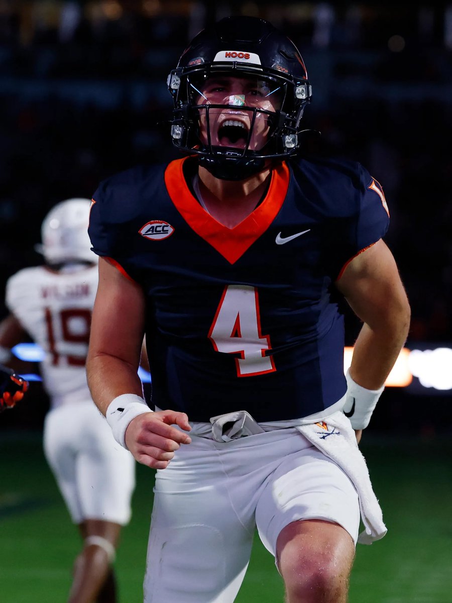 Blessed and Honored to receive another Division 1  Offer from University of Virginia🙏🏾🔶⚔️🔷
#UVAStrong #GoHoos⚔️
<a href="/davidmh__/">David Hernandez</a> <a href="/TuckerMyersUVA/">Tucker Myers</a> <a href="/UVAFootball/">Virginia Football</a> <a href="/CoachChrisSlade/">Chris Slade</a> <a href="/Coach_Berger/">Tucker Berger</a> <a href="/DP_Athletics/">Deer Park Athletics</a> <a href="/GregHuster/">Greg Huster</a> <a href="/AllenTrieu/">Allen Trieu</a> <a href="/GregSmithRivals/">Greg Smith</a> <a href="/jsperos/">Justin Speros</a> <a href="/thevandalorian/">Kenny Van Doren</a> <a href="/SWiltfong_/">Steve Wiltfong</a>